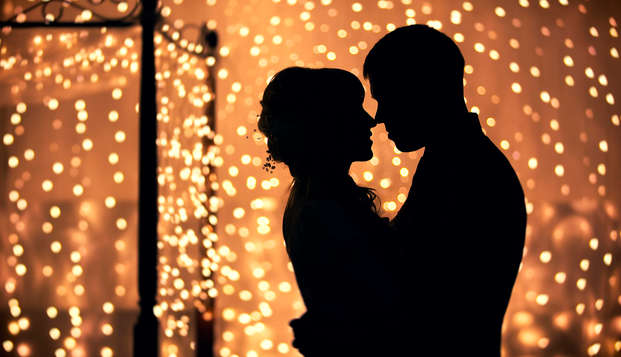 ¡Romanticismo en Suite con jacuzzi y chimenea en la habitación, acceso al Spa y mucho más!