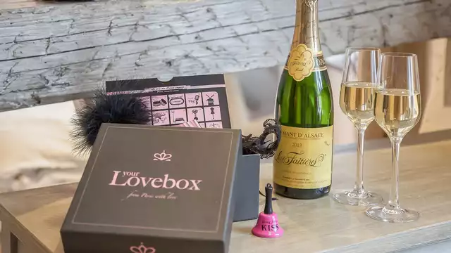 Lujo y romanticismo en Suite con Bañera de Hidromasaje, Love Box y Cava