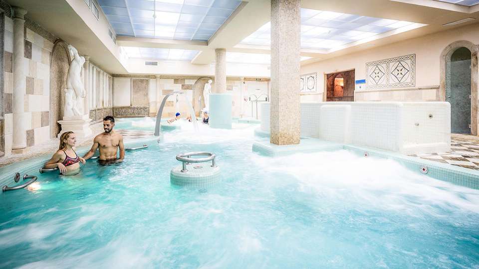 Escapada romantica con cena y acceso al spa para dos en Carranque