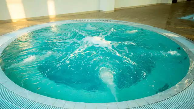 Escapade romantique dans une suite junior avec champagne, chocolats, spa et bien plus encore