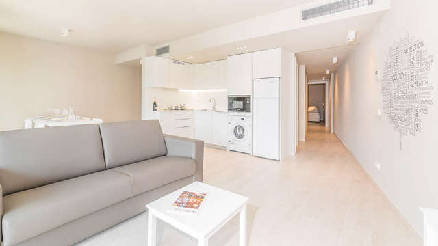 Deconnectez-vous a Platja d Aro dans un appartement de deux chambres pour quatre avec terrasse