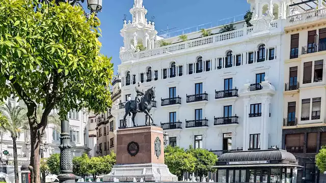 Escapada en el centro de Córdoba con copa de bienvenida