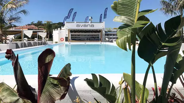 Escápate en un oasis de lujo y elegancia en el centro de Lloret de Mar