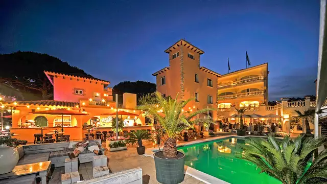 Escapada relax en Sant Feliu de Guíxols con desayuno y acceso a la zona relax