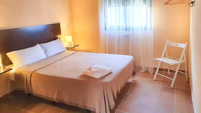 Escapada en El Rocio con visita guiada por el Parque Nacional de Donana