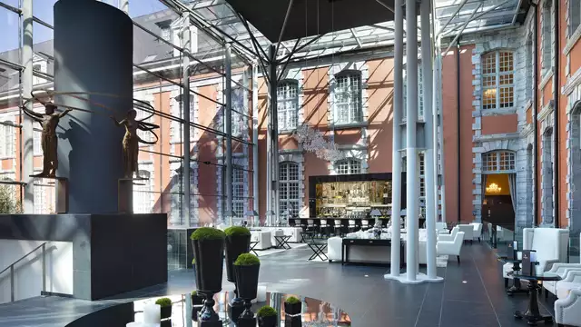 Séjour luxueux en suite à Valenciennes avec dîner et spa dans un 4*