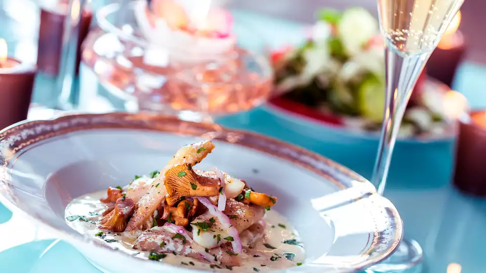 Diner met uitzicht op de natuur dicht bij Barcelona