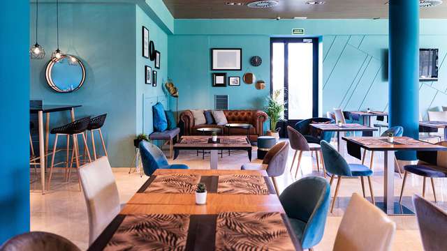 Escapada romántica muy cerca de Valencia: con cava, bombones y una deliciosa cena 4*