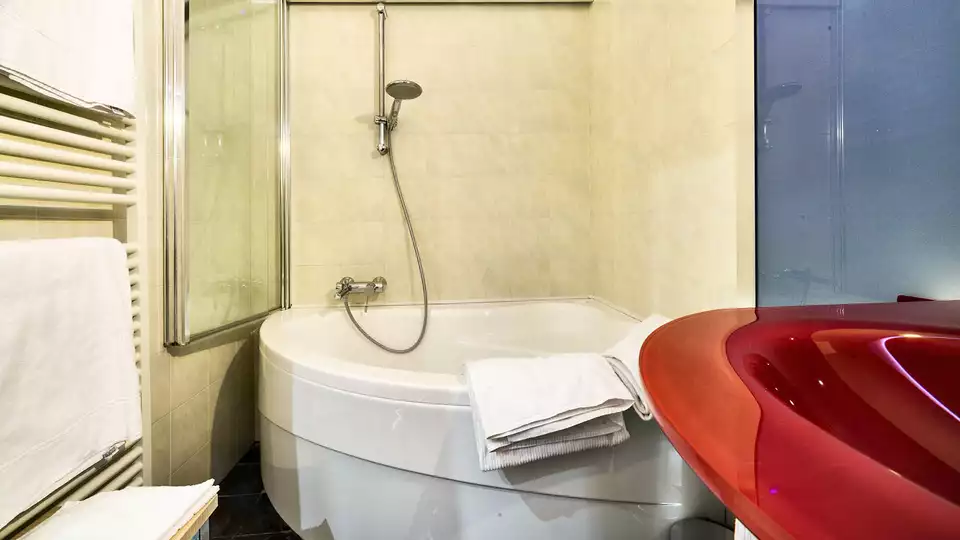 Soggiorno romantico ad un passo da Parma in suite con jacuzzi