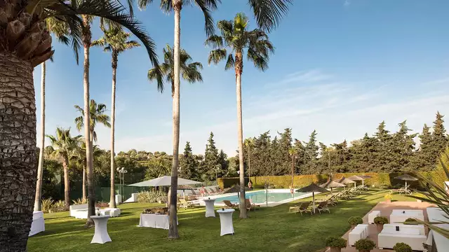 Uitstapje met ontbijt en cava in een hotel met zwembad nabij de stranden van de Costa del Sol