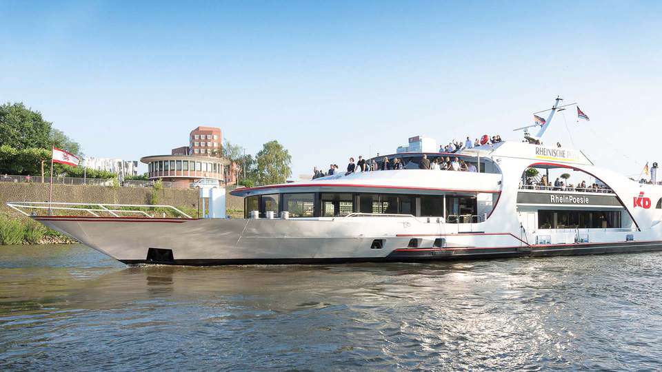 Profitez d une balade en bateau en famille pour decouvrir Dusseldorf