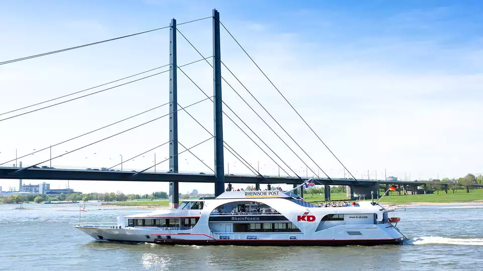 Balade en bateau pour decouvrir Dusseldorf d une maniere differente