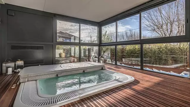 Sejournez dans un appartement a la deco vintage et avec loggia prive en Occitanie