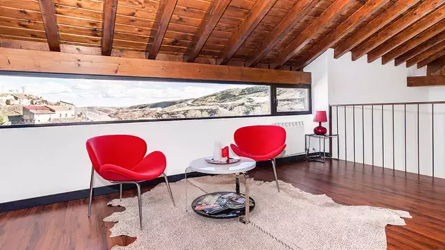 Experiencia romántica con cena, jacuzzi y desayuno en plena naturaleza
