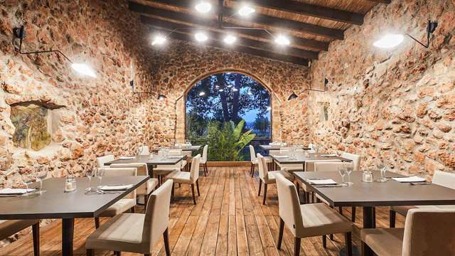 Escapada con Cena y botella de cava en un entorno rural del interior de la isla de Mallorca
