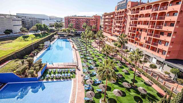 Escapada en apartamento con acceso a la piscina climatizada y sauna en Fuengirola