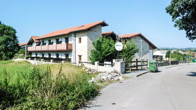 Geef een verblijf in een Grand Suite met een groot bubbelbad in Cantabrië cadeau