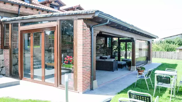 Desconexion en pareja en una tipica posada cantabra con spa