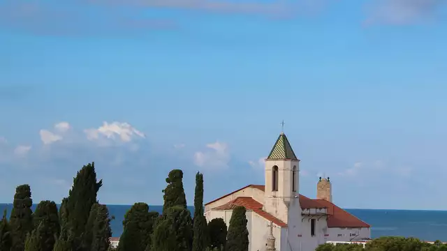 Oferta a pie de playa en Sitges con desayuno incluido desde noches