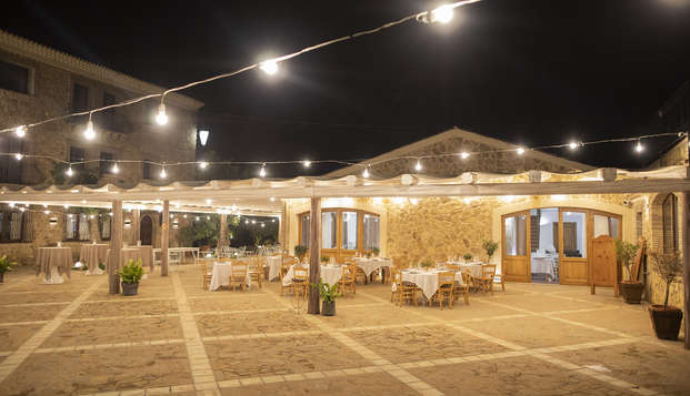 Weekend romantico in Sicilia con cena romantica e cesto di frutta in camera