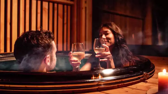 Instant bien-être avec massage au cœur de la foret dans un lodge à l'art contemporain