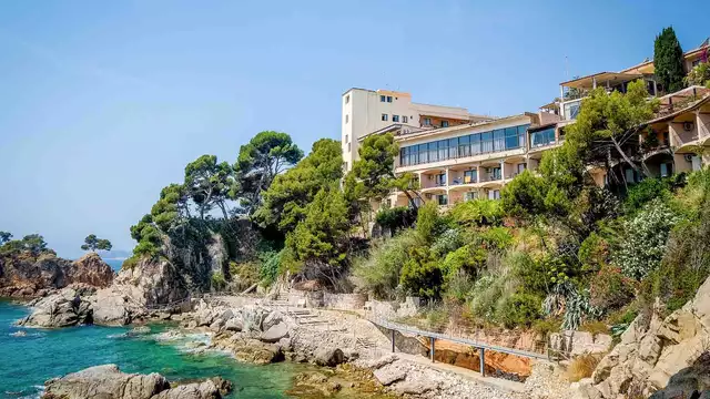 Escapada Romantica en la Costa Brava con cena incluida