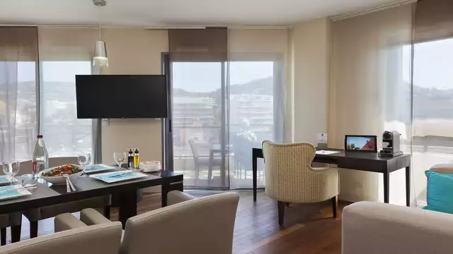 Soggiorno in suite a Cannes con terrazza privata di 70m2