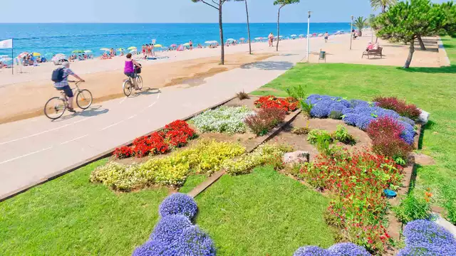 Verblijf in een superior kamer met halfpension in Pineda de Mar