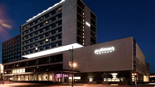 Goditi il lusso e il benessere nel cuore di Eindhoven (colazione gratuita)