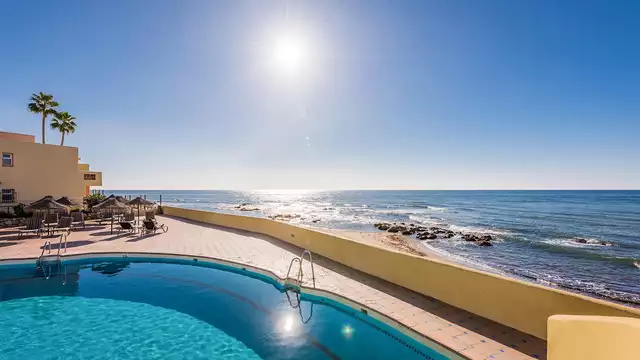 Lujo con vino en un apartamento en Mijas, entre Málaga y Marbella