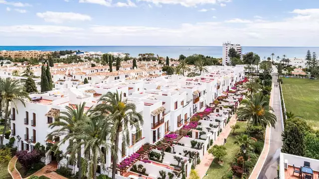 Appartement de luxe avec vue sur la mer a la peripherie d Estepona