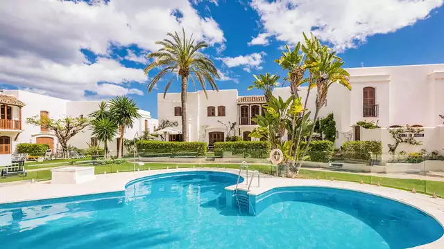 Appartement de luxe avec vue sur la mer à la périphérie d'Estepona