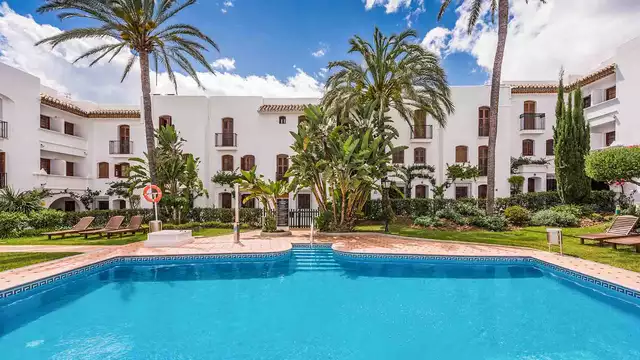 Appartement de luxe avec vue sur la mer à la périphérie d'Estepona