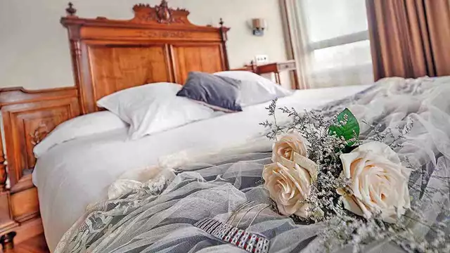 Escapada en junior suite a un paso de Oviedo con desayuno continental en la habitación