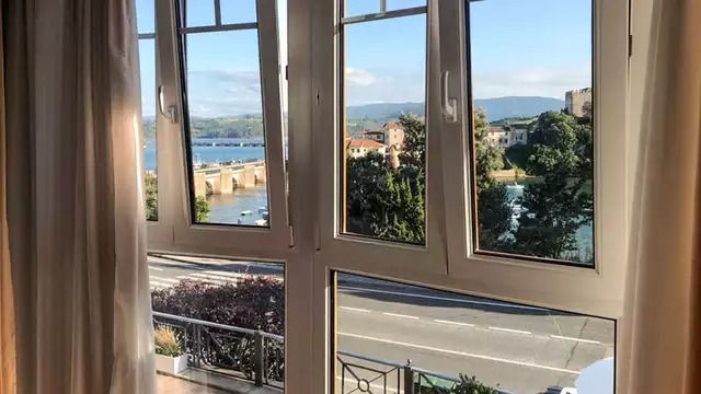 Scopri San Vicente de la Barquera da un 3* con vista sul mare