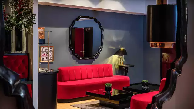 Estancia en el XVIII Distrito de París con baños turcos y cena con vista de la Torre Eiffel