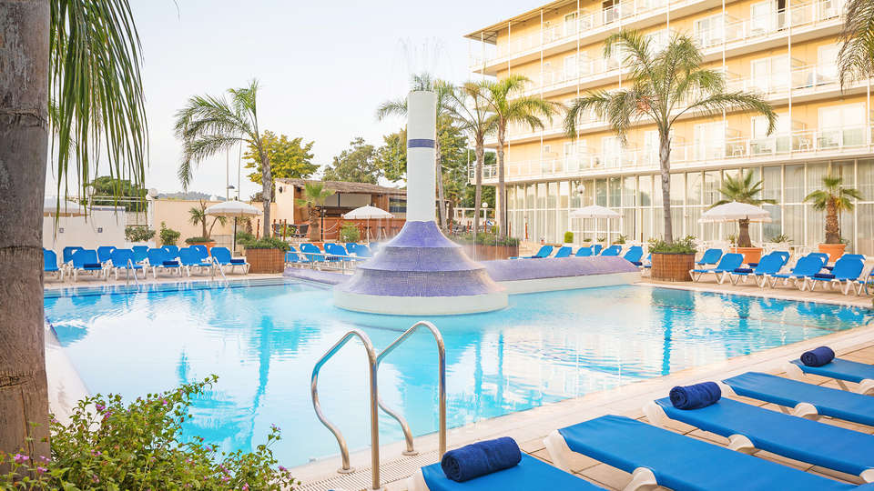 Escapate a Playa de Aro con desayuno incluido