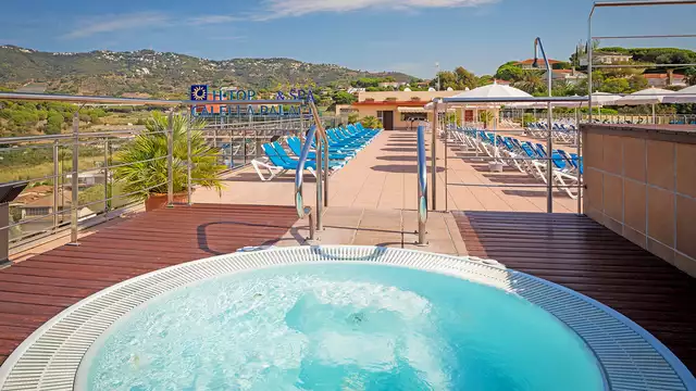Descubre Calella con desayuno incluido