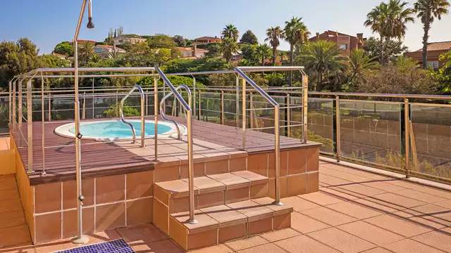 Regalati una vacanza all'insegna del sole e della spiaggia a Calella con pensione completa