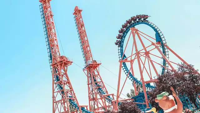 Découvrez le Parc Warner en famille.