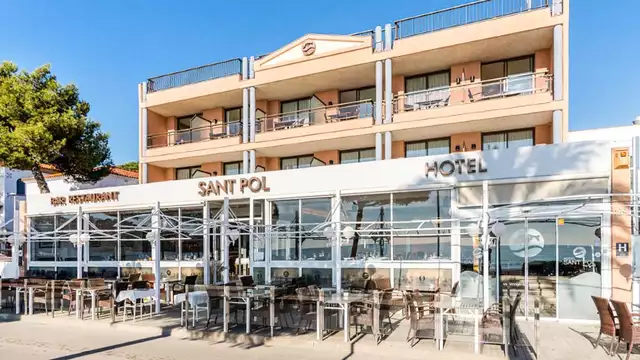 Escapada romántica con bañera de hidromasaje a primera línea del mar