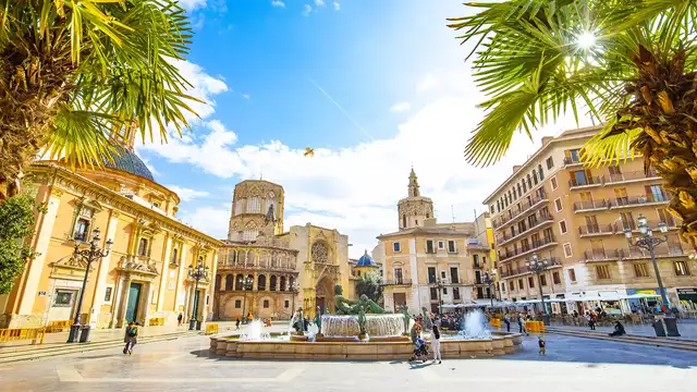 Découvrez Valence depuis un hôtel central et moderne