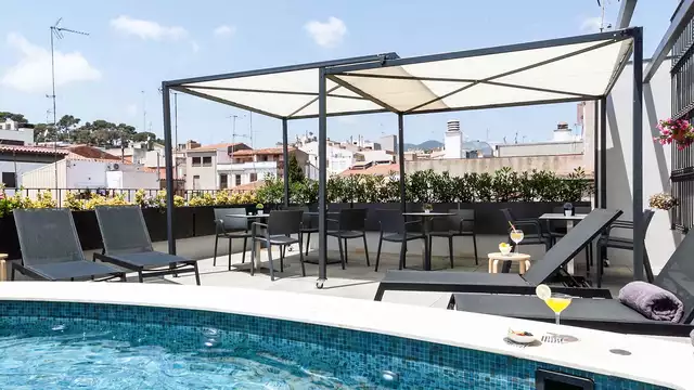 Sejour romantique dans un hotel boutique a Arenys de Mar avec petit-dejeuner et cava