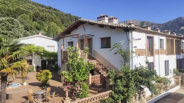 Cava en typisch diner in Sierra Mágina (vanaf 2 nachten)