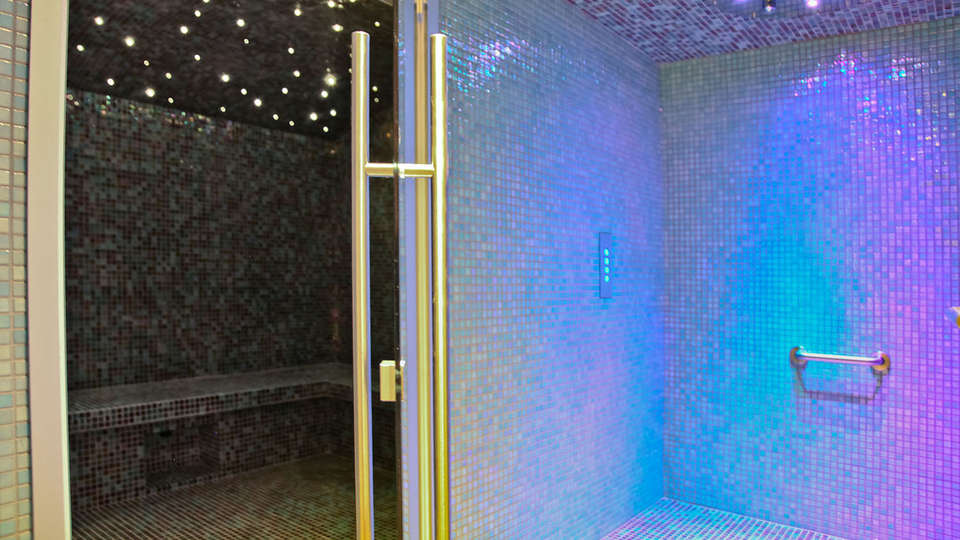 Sejour douceur a Antibes a la Villa avec verre de bienvenue et acces au spa