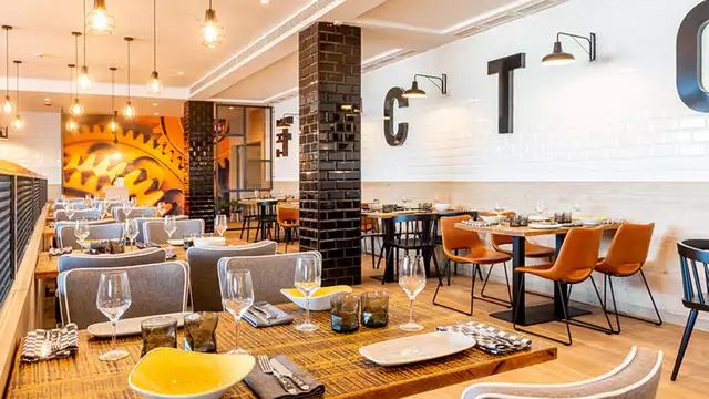 Disfruta de Lloret de Mar en un exclusivo hotel con media pensión inlcuida