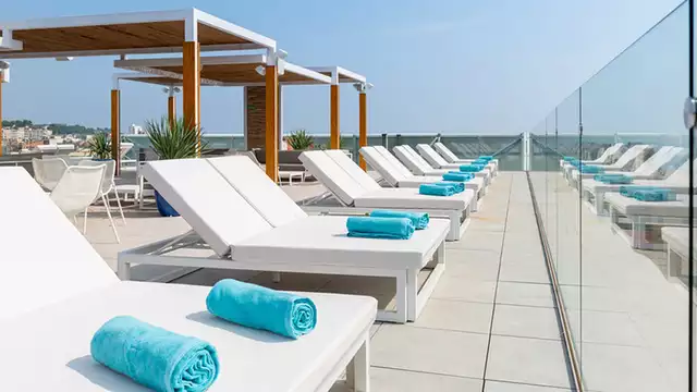 Disfruta de Lloret de Mar en un exclusivo hotel con media pensión inlcuida