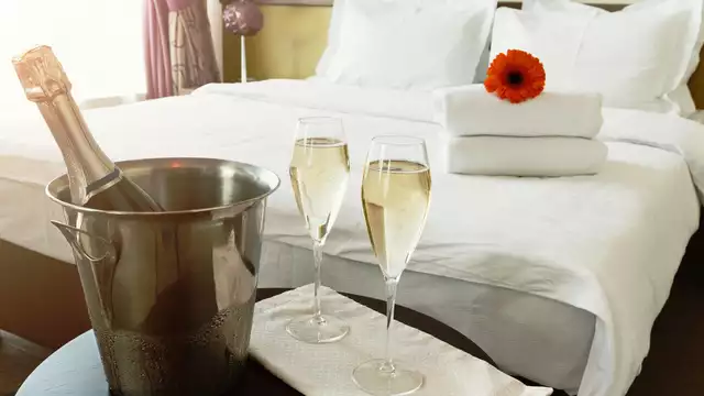 Cena e champagne vicino a Rouen