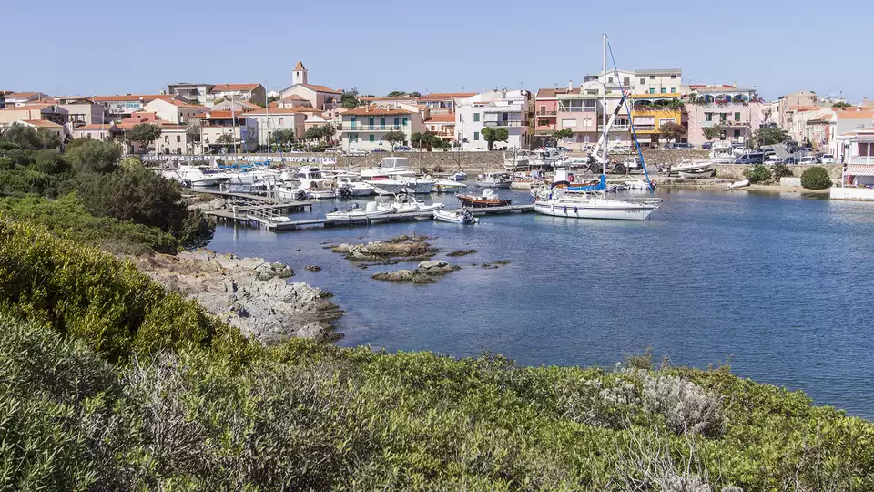 Vacaciones a Stintino en apartamento para con barco desde Barcelona noches