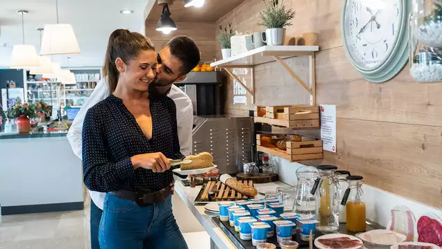 Amore & Relax: cava, cioccolatini e ingresso per tutto il giorno a una SPA a Cascante